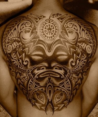 背部波利尼西亚图腾标志纹身图案