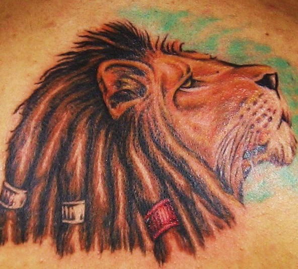 背部3D狮子彩色纹身图案