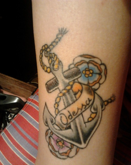 old school船锚和字母手臂纹身图案
