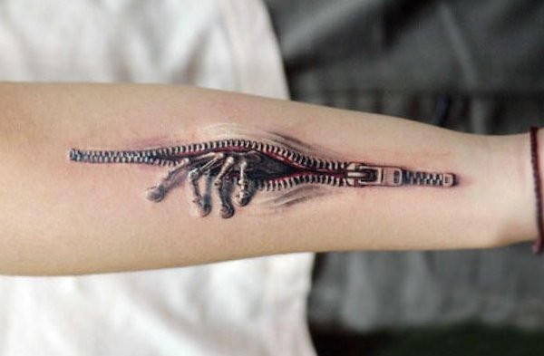 小臂3D非常逼真的彩色拉链与骷髅手纹身图案