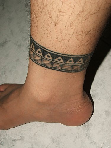 三角形和正方形脚链脚踝纹身图案