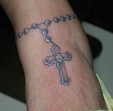 脚踝念珠十字架纹身图案