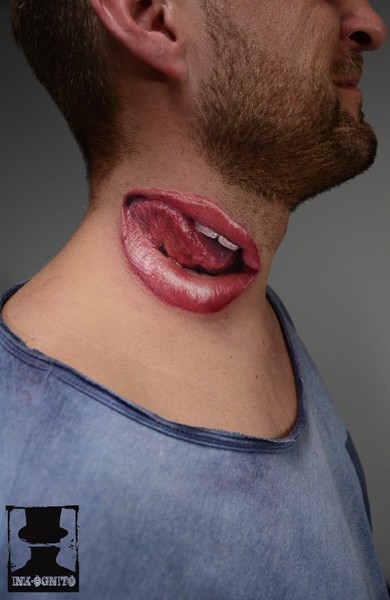 男性颈部3D风格性感的女人嘴唇纹身图案