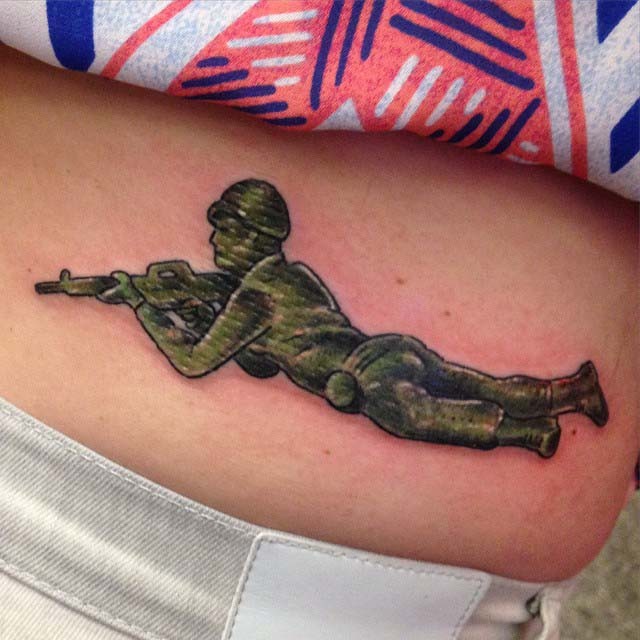 很酷的3D绿色具士兵纹身图案