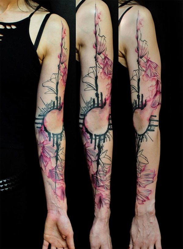 手臂抽象风格各色花卉纹身图案