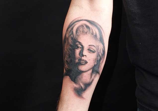 手臂3D黑白玛丽莲梦露肖像纹身图案