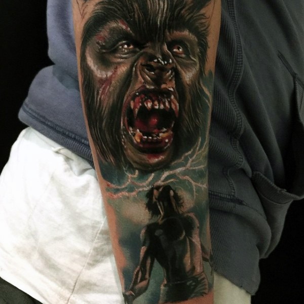 手臂3D写实的彩色血腥狼人纹身图案