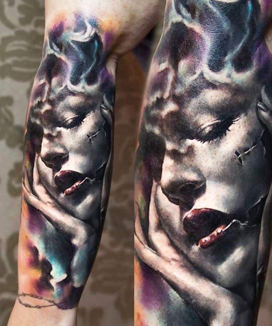令人毛骨悚然的彩色女人肖像手臂纹身图案