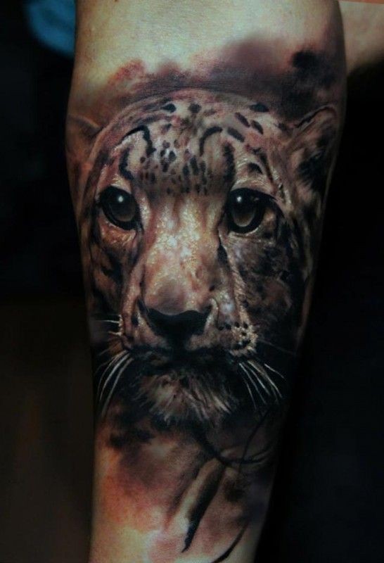 非常逼真的豹头手臂纹身图案