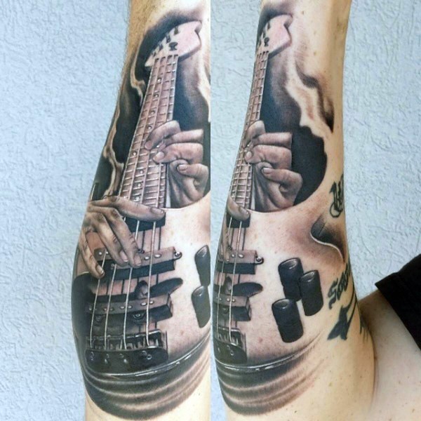 手臂华丽的手绘黑白低音吉他纹身图案
