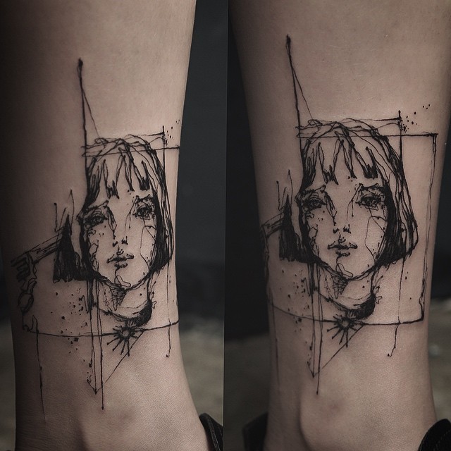 素描风格的黑色线条女人脸脚踝纹身图案