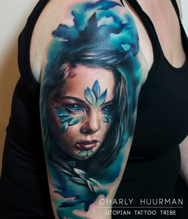 手臂3D惊人的彩色女性肖像纹身图案