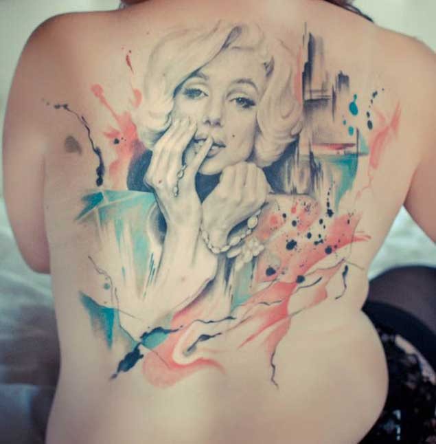 背部3D玛丽莲梦露肖像彩色纹身图案
