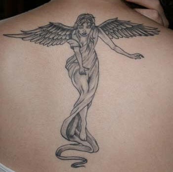 背部跳舞的天使与翅膀纹身图案