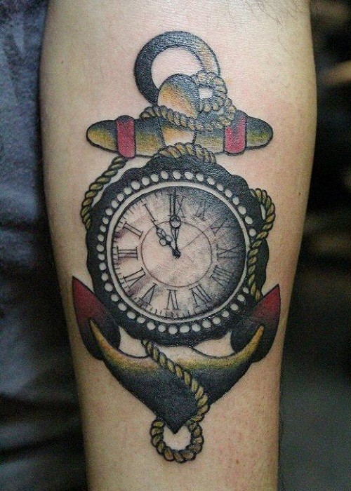 old school手臂逼真的钟表和船锚纹身图案