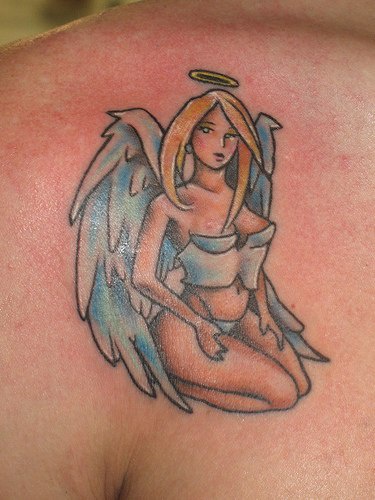 动漫风格的天使女孩彩色纹身图案