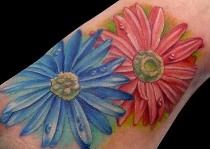 好看的丰富多彩花朵纹身图案