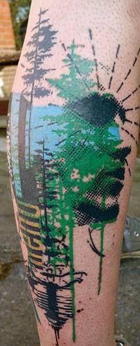 小腿彩色的森林和人像纹身图案