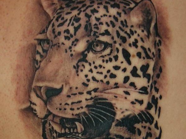 奇妙的豹头纹身图案