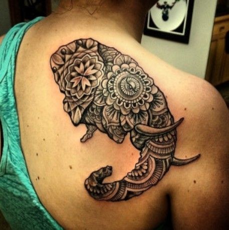 黑色梵花拼凑的大象头纹身图案