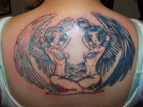 两个性感的天使背部纹身图案