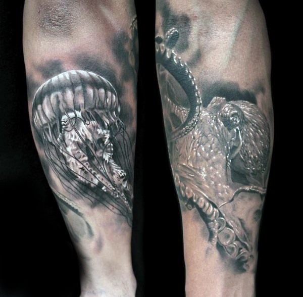 手臂黑白逼真的水母和章鱼纹身图案