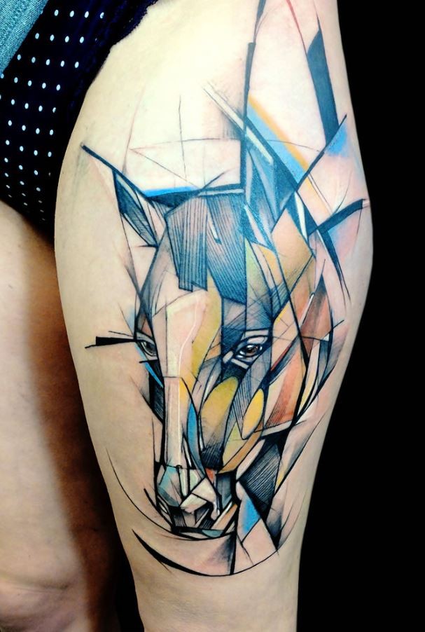 大腿几何抽象风格的彩色悲伤马纹身图案