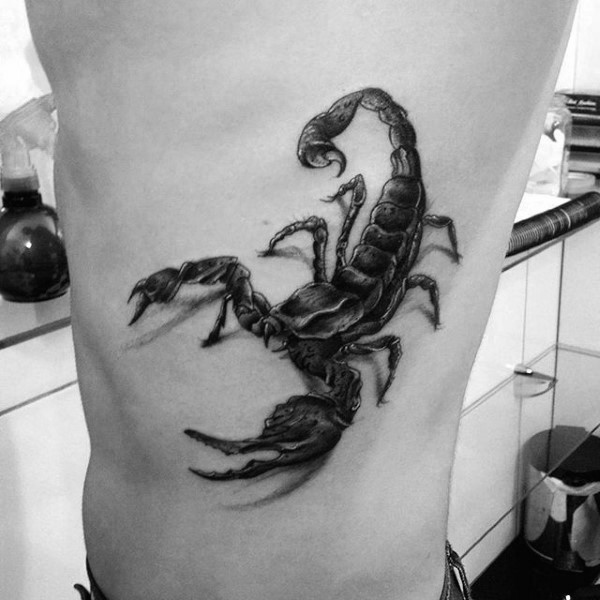 侧肋3D逼真的黑色蝎子纹身图案