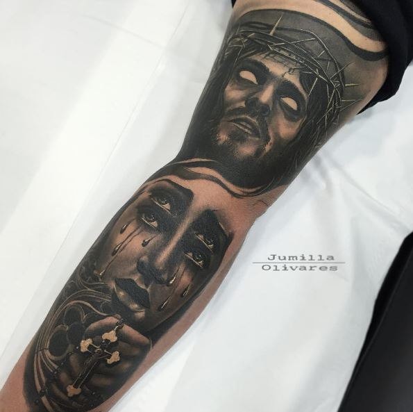 令人难以置信的恶魔耶稣和女人十字架手臂纹身图案