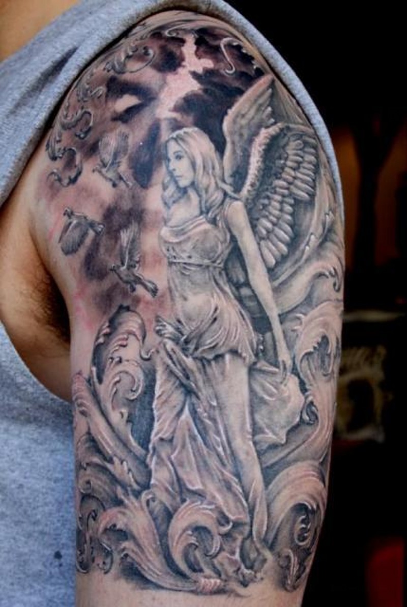 很酷的天使女孩大臂纹身图案