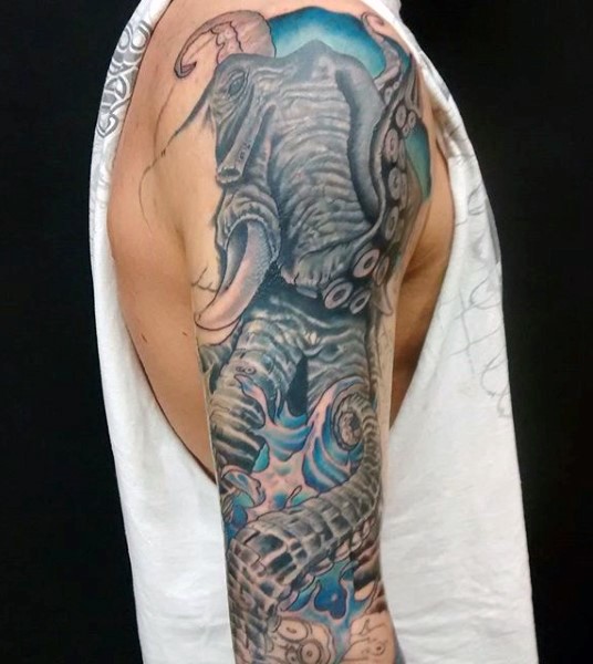 不寻常的风格五彩半象半章鱼手臂纹身图案