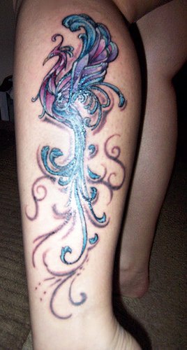小腿多彩的魔术凤凰纹身图案