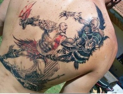 背部很棒的彩色战斗野蛮人纹身图案