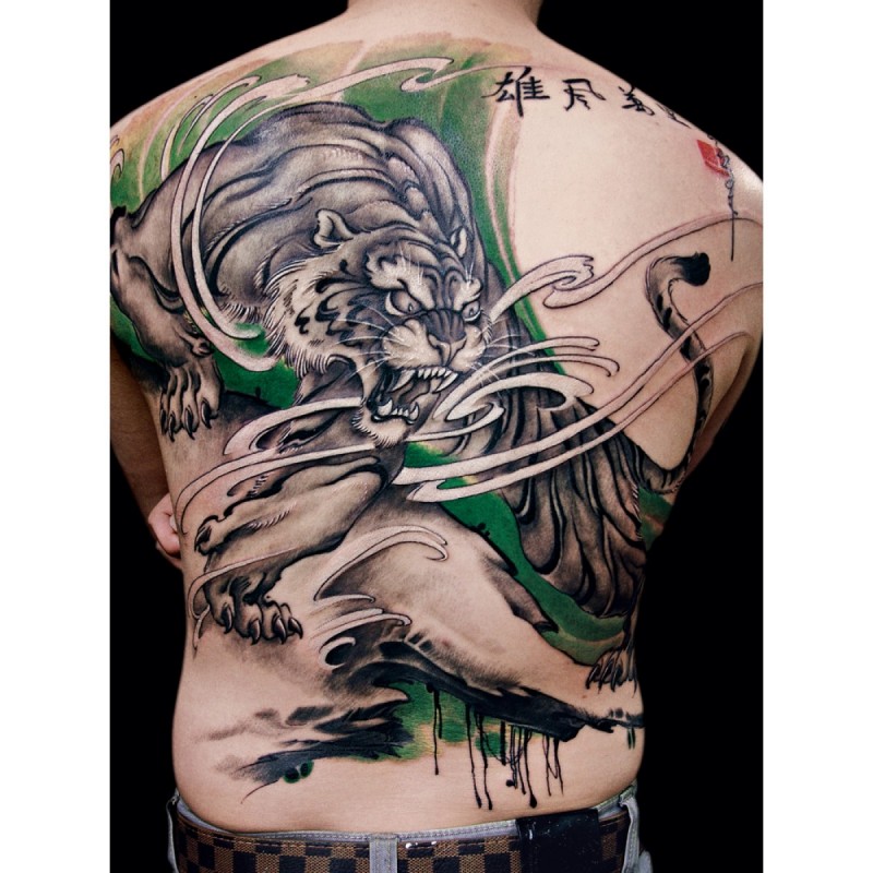 背部彩绘中国风老虎纹身图案