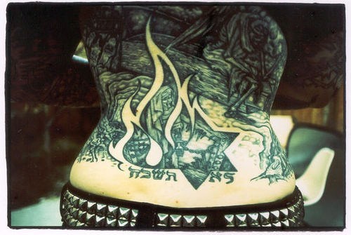 背部犹太风格火焰星星纹身图案