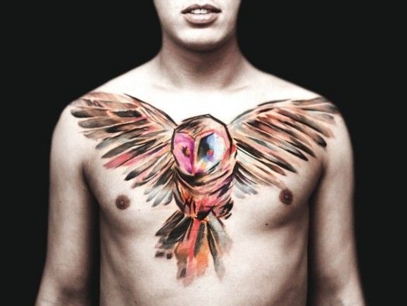 可爱的水彩大猫头鹰胸部纹身图案