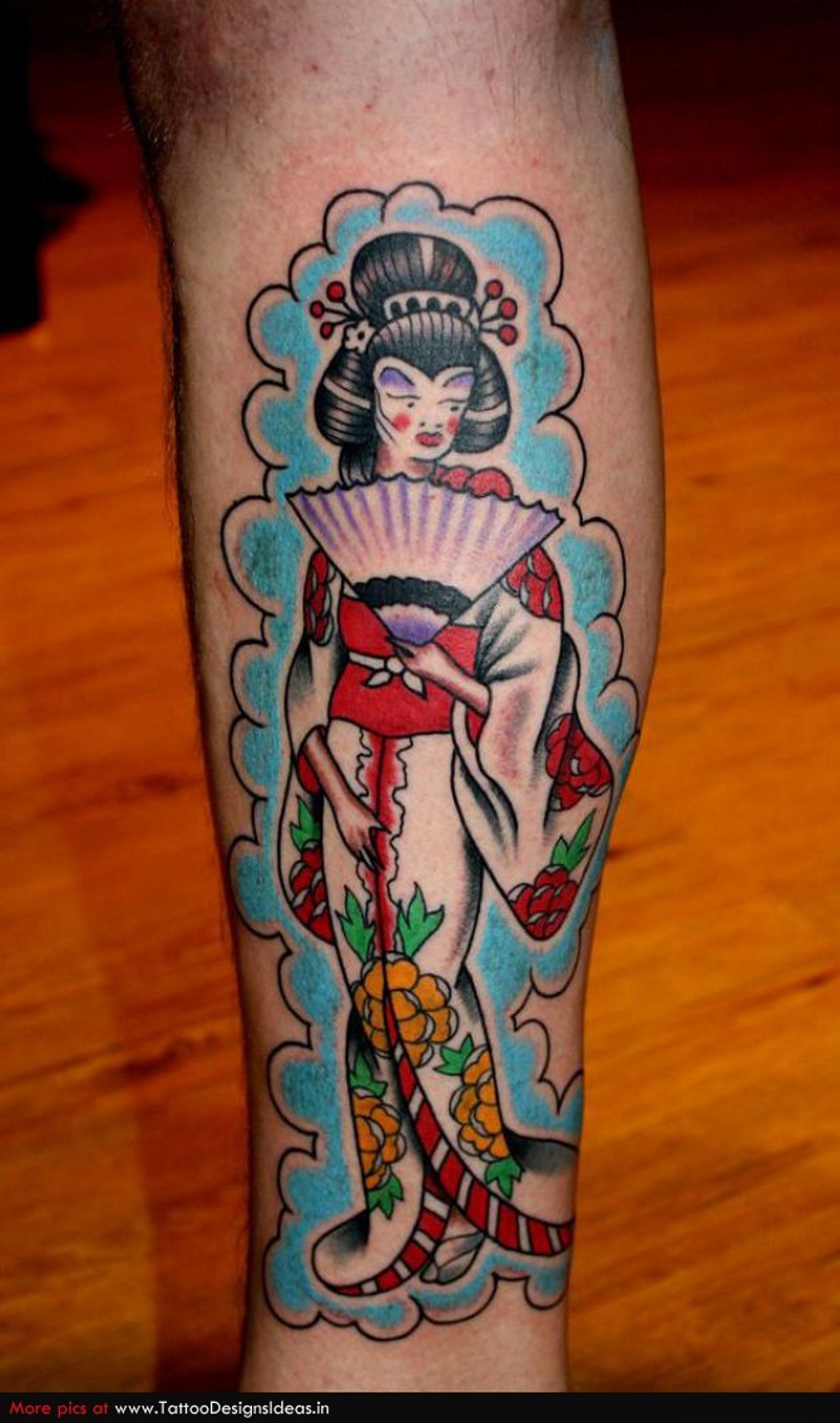 小腿彩色的亚洲艺妓画像与美丽和服纹身图案