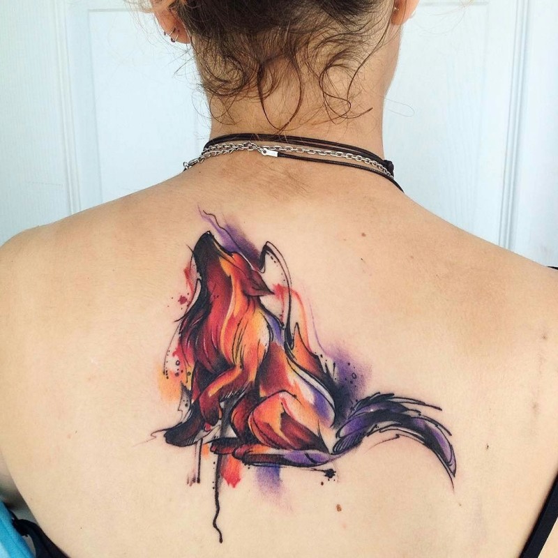 背部令人难以置信的水彩风格彩色狐狸纹身图案