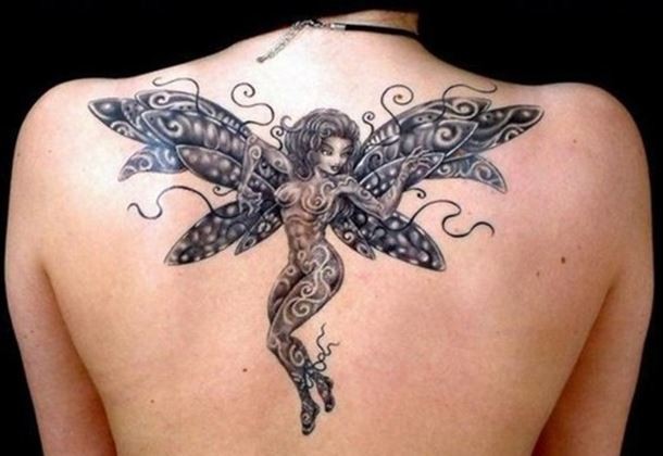 背部黑灰可爱的精灵纹身图案