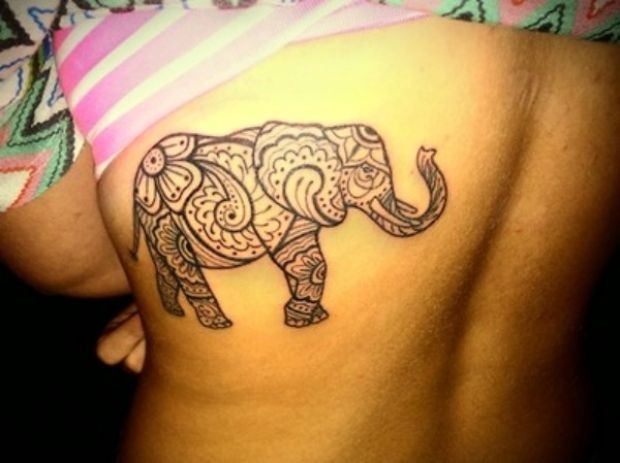 背部印度教风格设计的小象饰品纹身图案