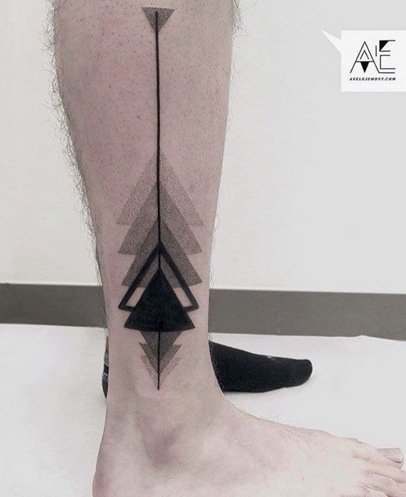 小腿几何风格的黑白点刺纹身图案