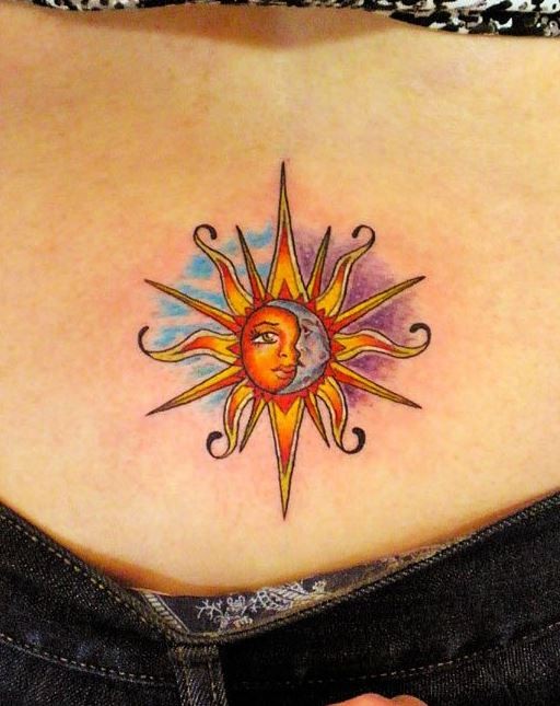 背部彩色的月亮和太阳纹身图案