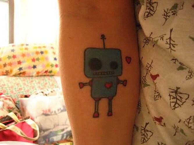 手臂可爱的灰色机器人纹身图案
