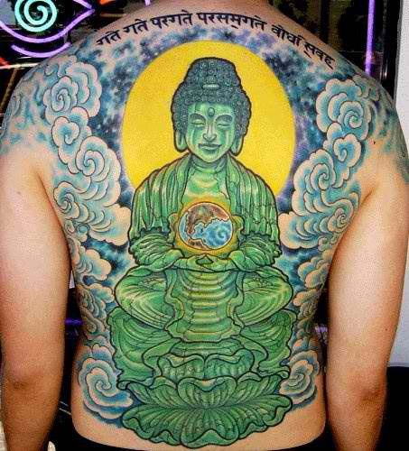 整个背部绿色的佛像纹身图案