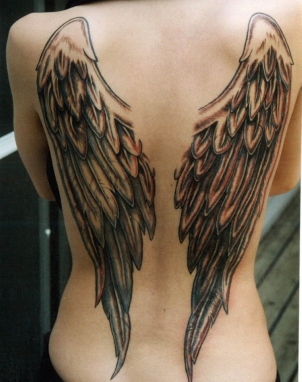 简单的彩绘翅膀背部纹身图案