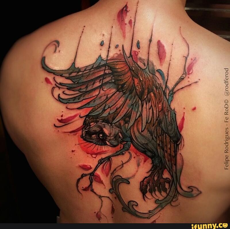 背部现代风格彩色的老鹰纹身图案