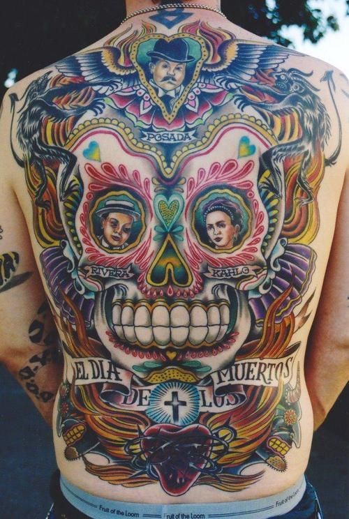 背部丰富多彩的墨西哥骷髅纹身图案