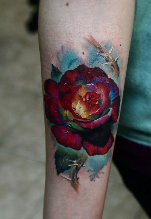 丰富多彩的逼真玫瑰手臂纹身图案