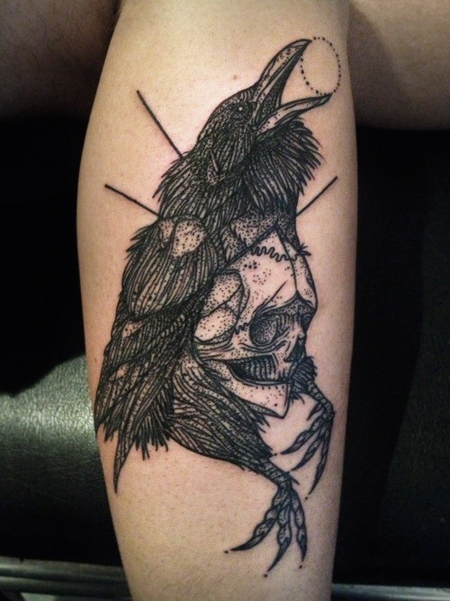 黑色骷髅与乌鸦纹身图案