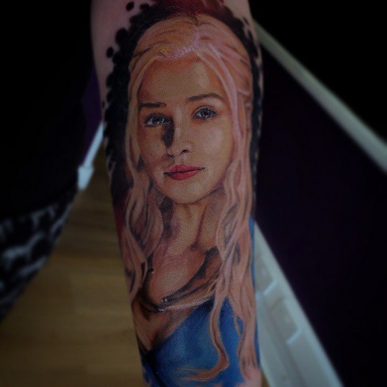 小臂非常漂亮的彩色女生纹身图案